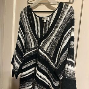 💡3/$15💡Cold water Creek cardigan

Bundle & save